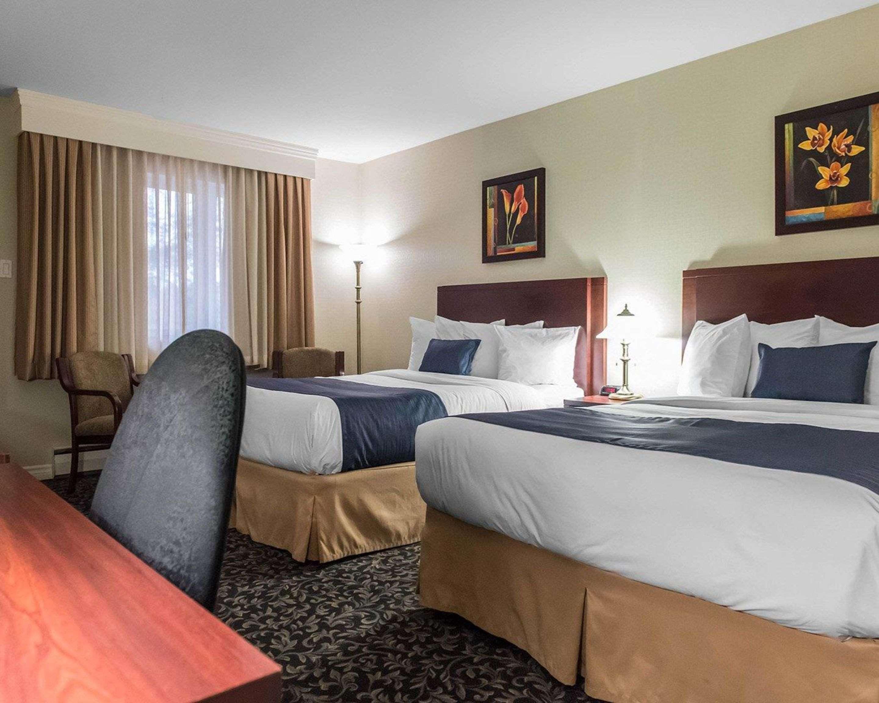 Quality Inn Мон-Лорье Экстерьер фото