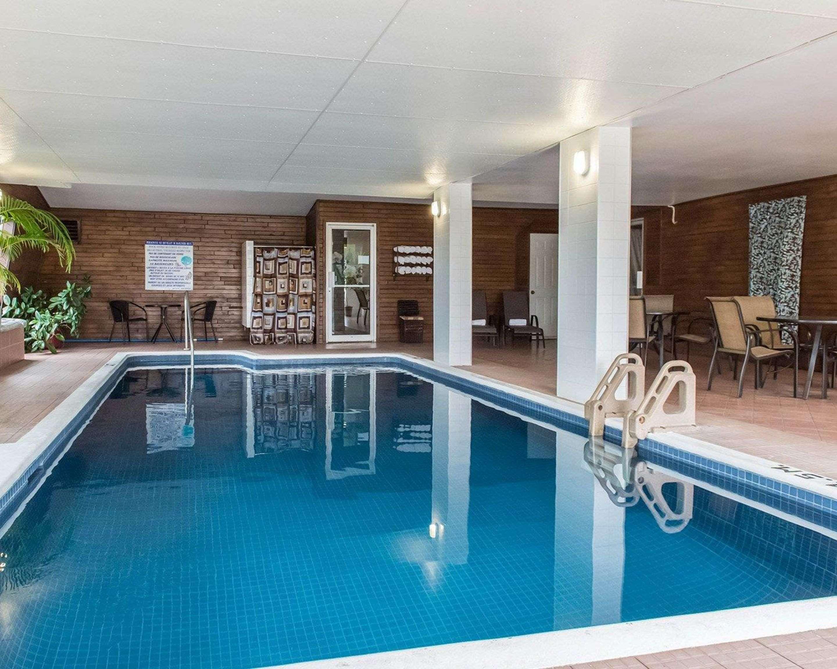 Quality Inn Мон-Лорье Экстерьер фото