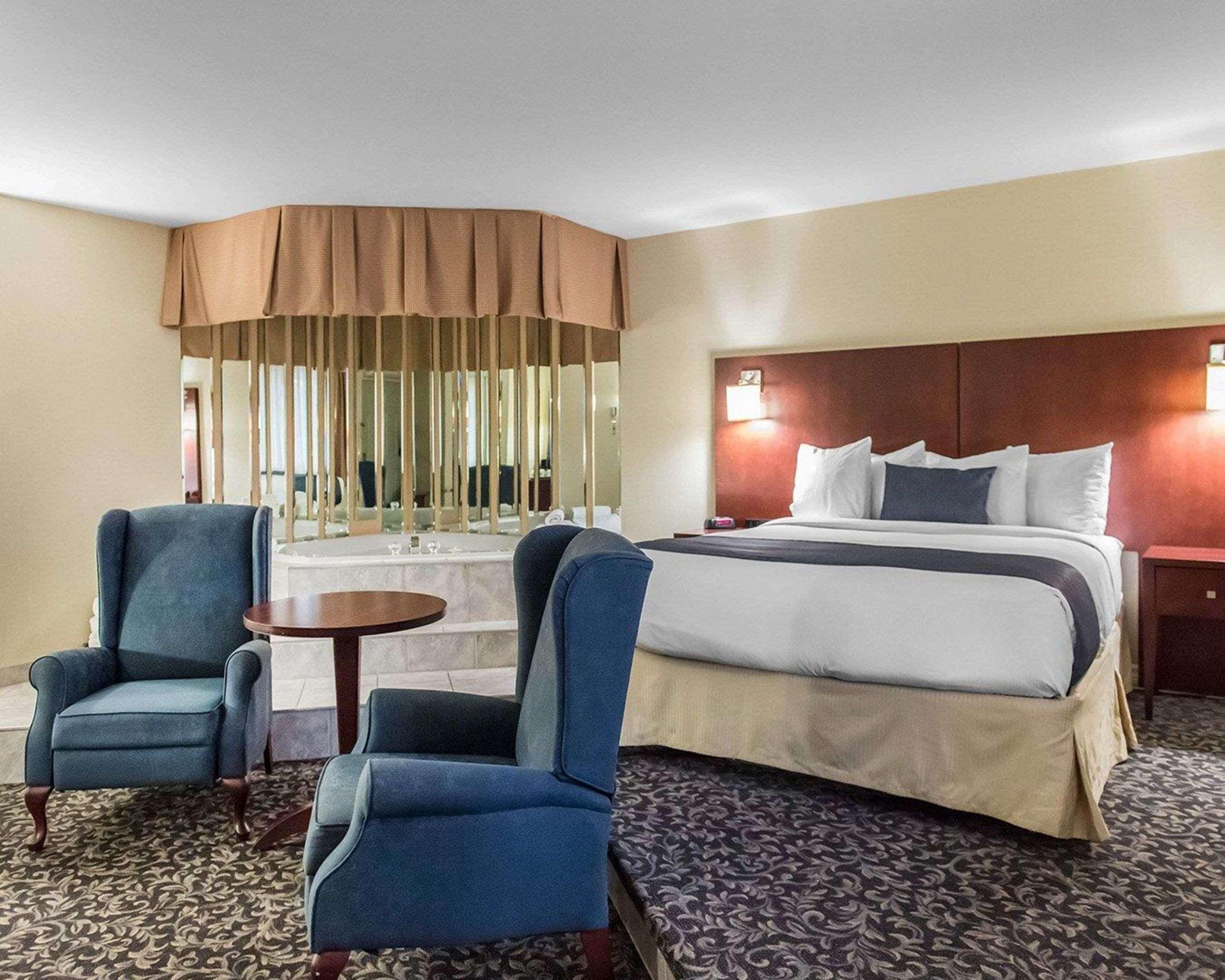 Quality Inn Мон-Лорье Экстерьер фото